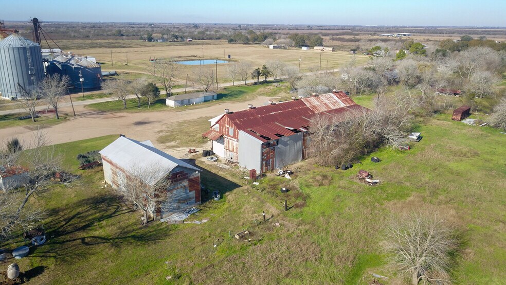 More Photos Of 2871 Gin Rd, Inez Industrial For Sale