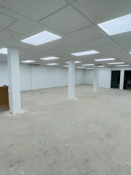 More Photos Of 6423 Monroe St, Sylvania Storefront Retail Office For Lease