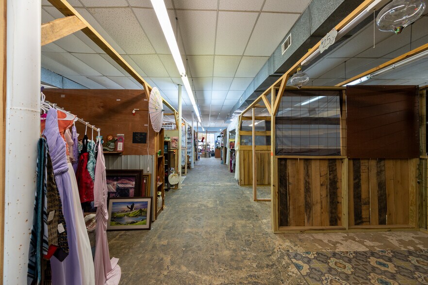 More Photos Of 20310 Main St E, Huntingdon Storefront For Sale