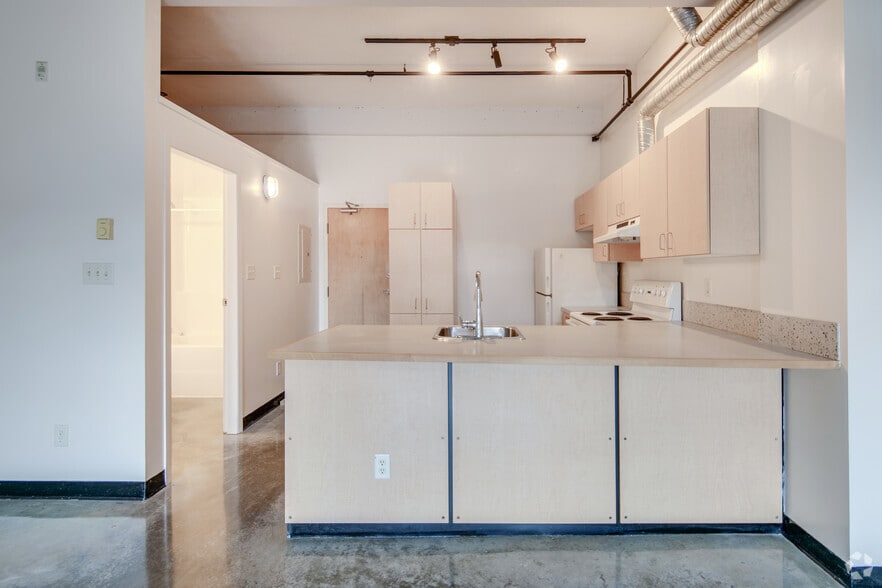 More Photos Of 536 Herald St, Victoria Apartments For Lease