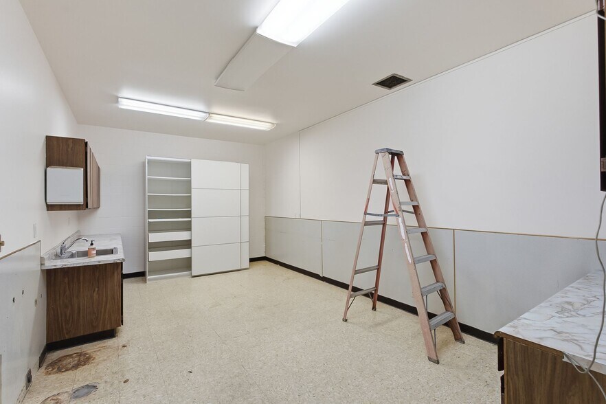 More Photos Of 645 Kelly Ave, Half Moon Bay Funeral Home For Sale