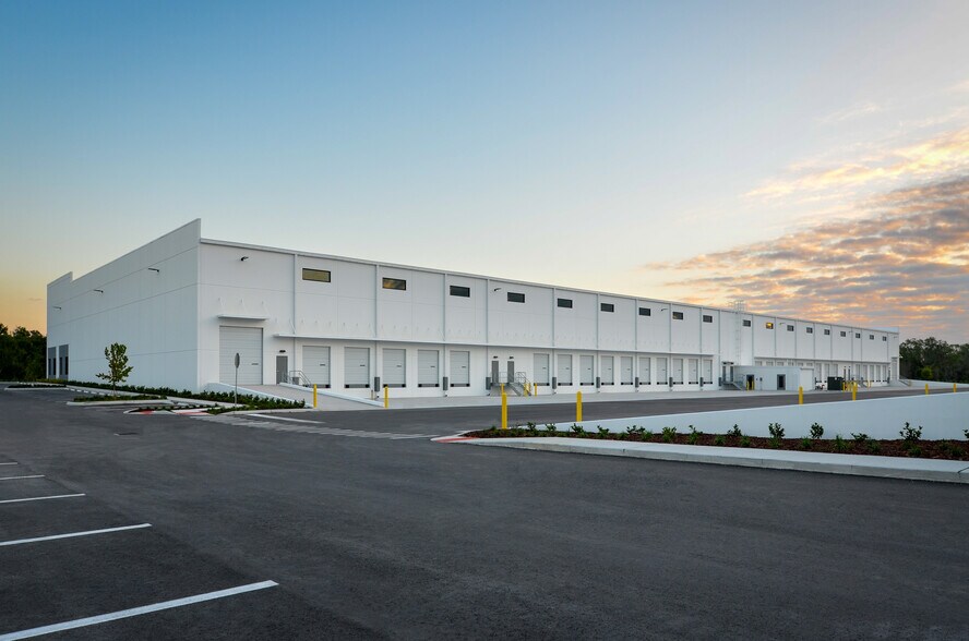 More Photos Of 11125 Gatewood Dr, Lakewood Ranch Unknown For Lease