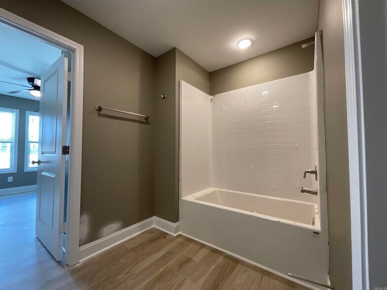 More Photos Of 405 & 407 E Center Street, Jacksonville Specialty For Sale