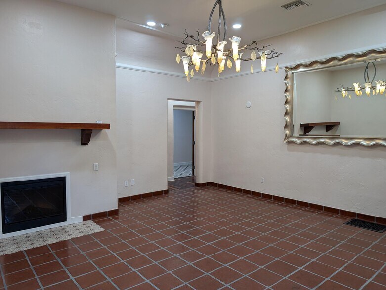 More Photos Of 2230 E Speedway Blvd, Tucson Office Residential For Lease