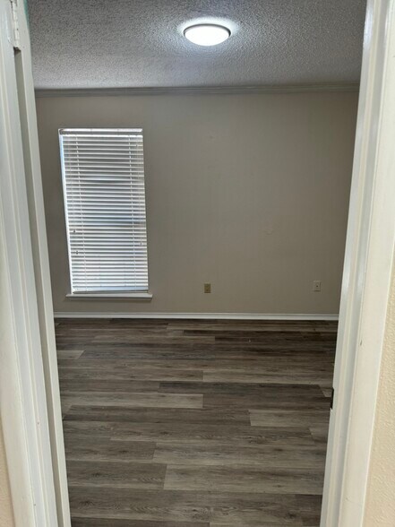 More Photos Of 2302 45th St, Galveston Office For Lease