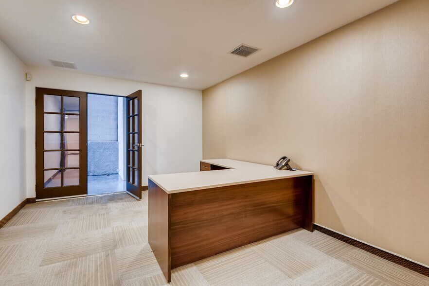 More Photos Of 228 S 4th St, Las Vegas Office For Sale