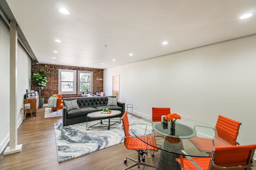 More Photos Of 225 S Knoblock St, Stillwater Storefront For Sale