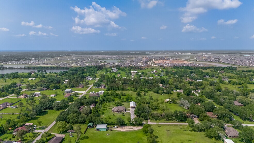 More Photos Of 11233 FM 1764 Rd, Santa Fe Warehouse For Sale