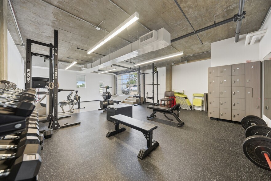More Photos Of 301 N Main St, Bryan Office For Lease