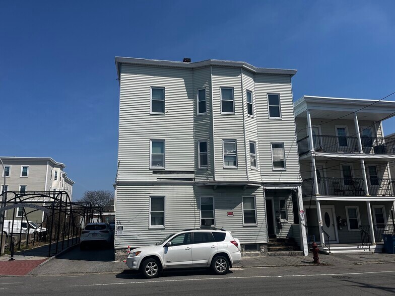 More Photos Of 219 Salem St, Lowell Apartments For Sale