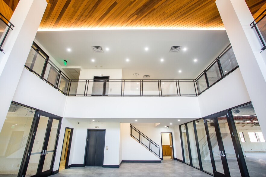 More Photos Of 1949 S Interstate 35, Austin Office For Lease