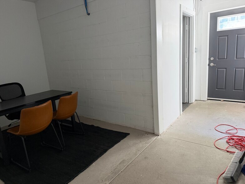More Photos Of 620 Ambridge Ave, Ambridge Industrial For Lease
