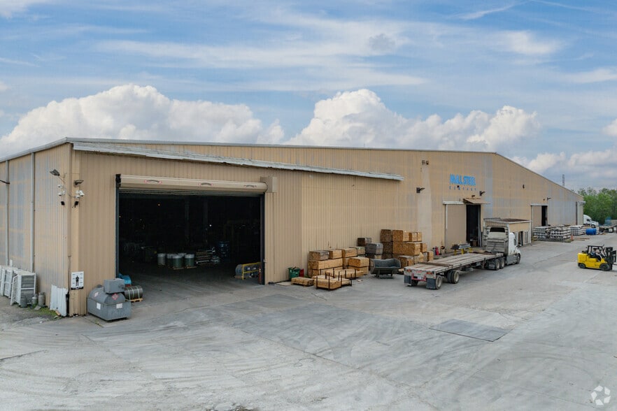 More Photos Of 555 Gellhorn Dr, Houston Manufacturing For Lease