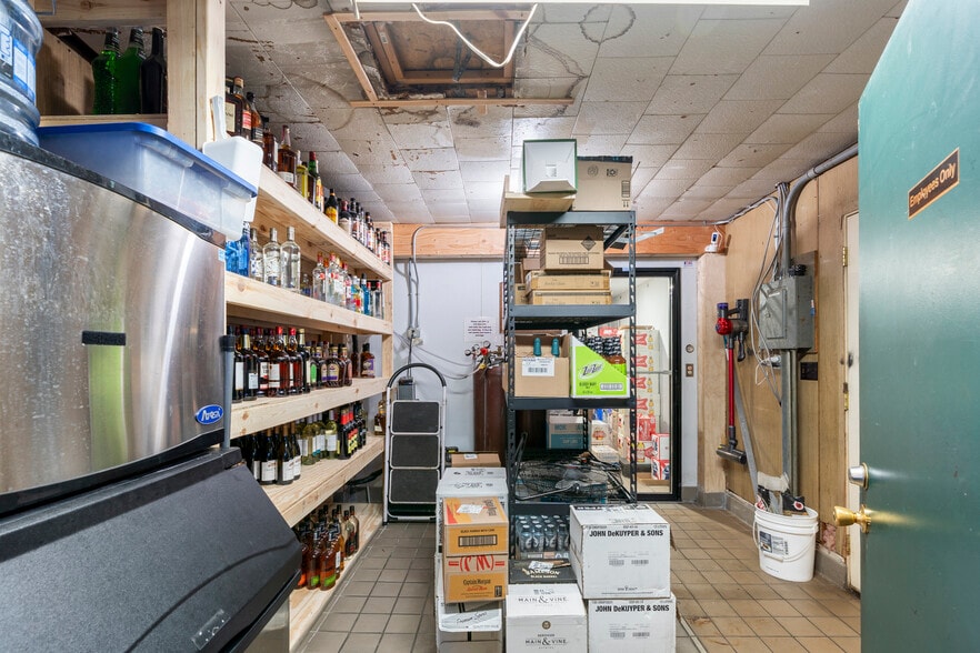More Photos Of 33350 County Road 3, Crosslake Restaurant For Sale
