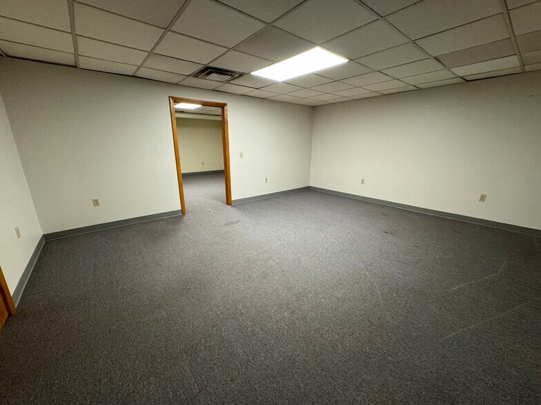 More Photos Of 760-780 N Main St, Providence Medical For Lease