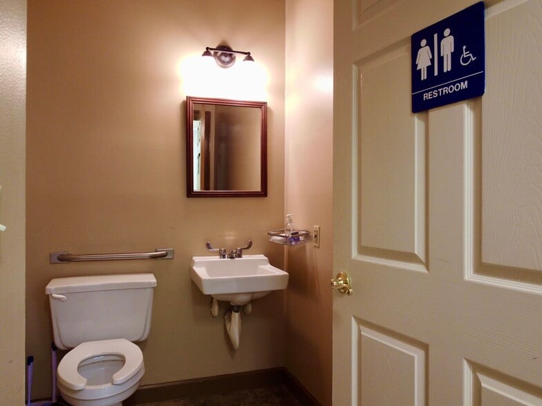 More Photos Of 3218 Mill St, Covington Medical For Sale