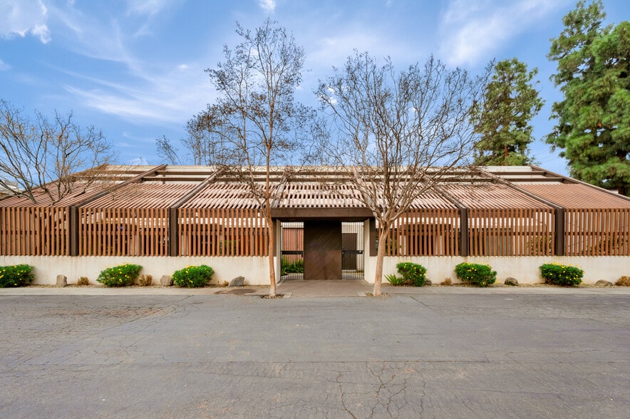 More Photos Of 4685 N Cedar Ave, Fresno Office For Sale