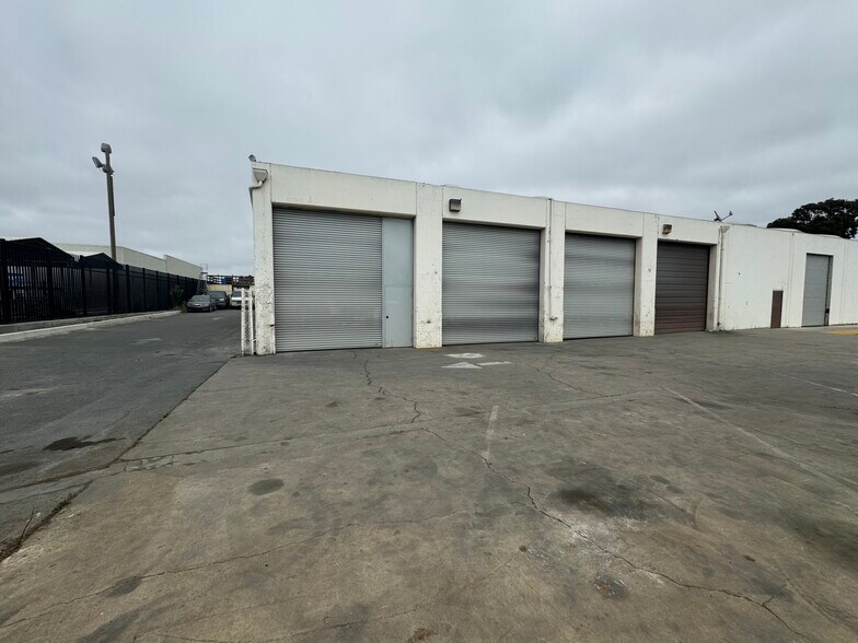 More Photos Of 352 Griffin St, Salinas Warehouse For Sale