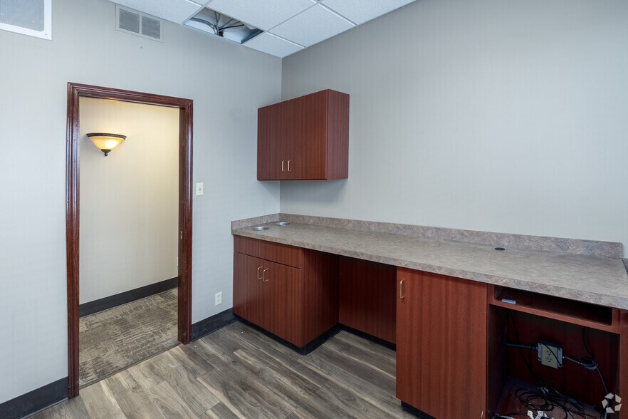 More Photos Of 2828 E State Blvd, Fort Wayne Medical For Sale