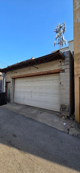 More Photos Of 1216 W Grand Ave, Chicago Storefront Retail Residential For Sale