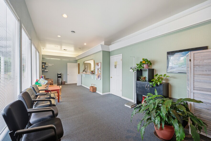 More Photos Of 1097 E Main St, Grass Valley Office For Sale