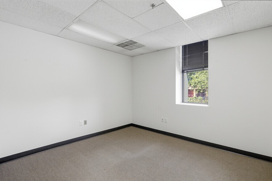 More Photos Of 33 W Franklin St, Hagerstown Loft Creative Space For Lease
