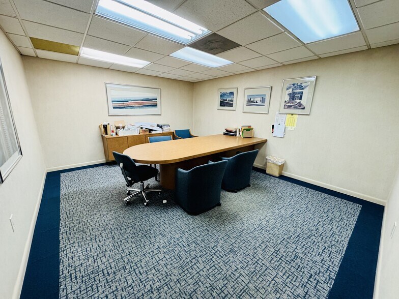 More Photos Of 375 Wyandanch Ave, North Babylon Warehouse For Lease