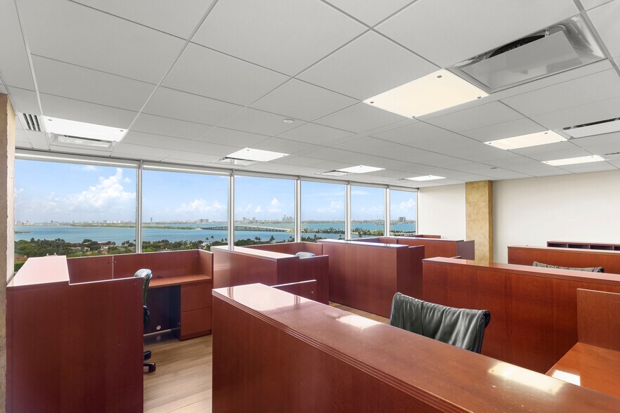 More Photos Of 4770 Biscayne Blvd, Miami Office For Sale