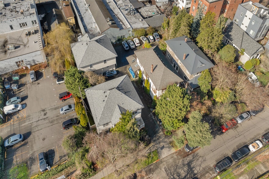 More Photos Of 913 13th Ave, Seattle Apartments For Sale