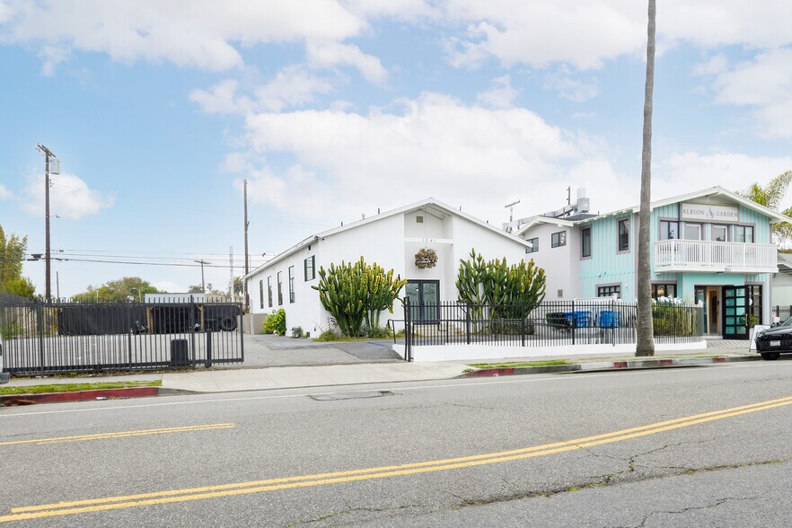 Primary Photo Of 1041 Abbot Kinney Blvd, Venice Office For Sale