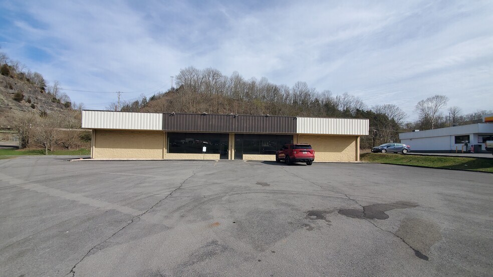 More Photos Of 16426 Wise St, Saint Paul Storefront Retail Office For Sale