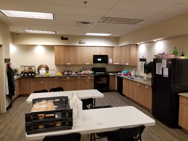 More Photos Of 4411-4481 S White Mountain Rd, Show Low Unknown For Lease