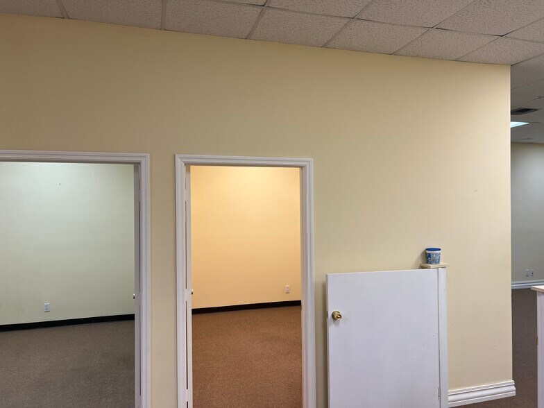 More Photos Of 1530 Cypress Dr, Jupiter Light Manufacturing For Lease