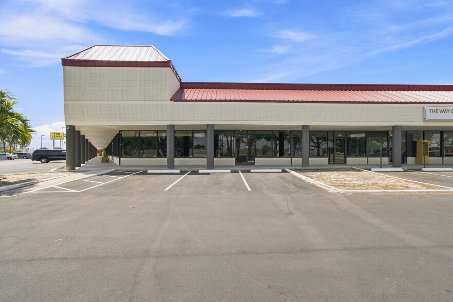 More Photos Of 14100 US Highway 19 N, Clearwater Unknown For Lease