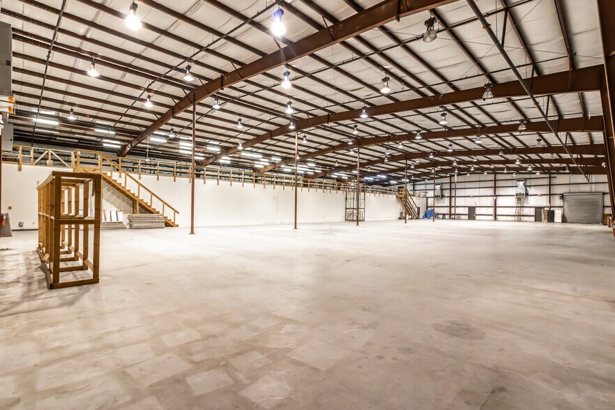 More Photos Of 1160 E Van Fleet Dr, Bartow Warehouse For Lease