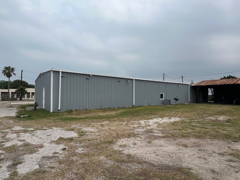 More Photos Of 917 S Staples St, Corpus Christi Unknown For Lease