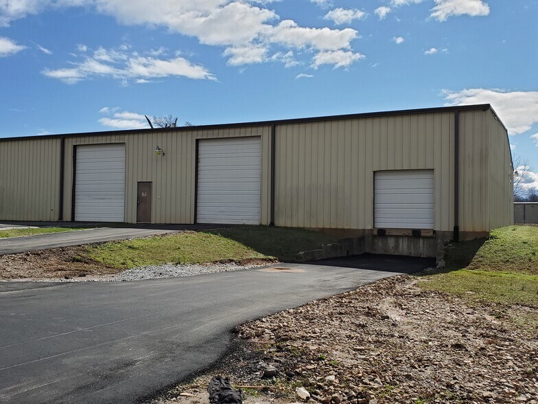 More Photos Of 2 Victor St, Greenville Warehouse For Lease