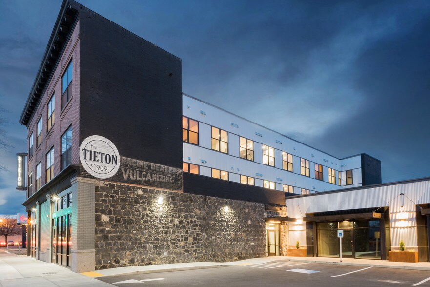 More Photos Of 107-111 S 1st St, Yakima Storefront Retail Office For Lease