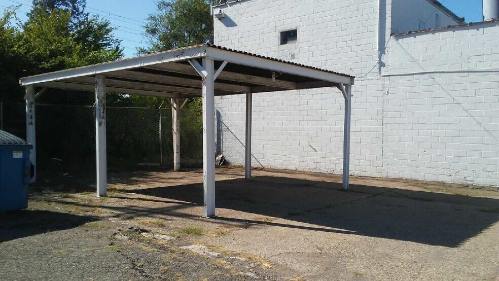 More Photos Of 11445 Van Dyke Ave, Detroit Auto Repair For Sale