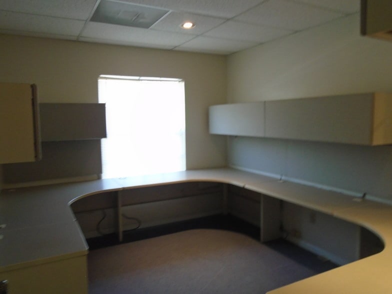 More Photos Of 1090 Adams St, Benicia Loft Creative Space For Lease