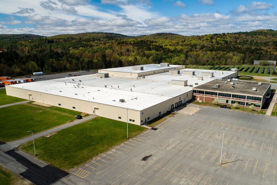 More Photos Of 36 Precision Dr, North Springfield Manufacturing For Lease