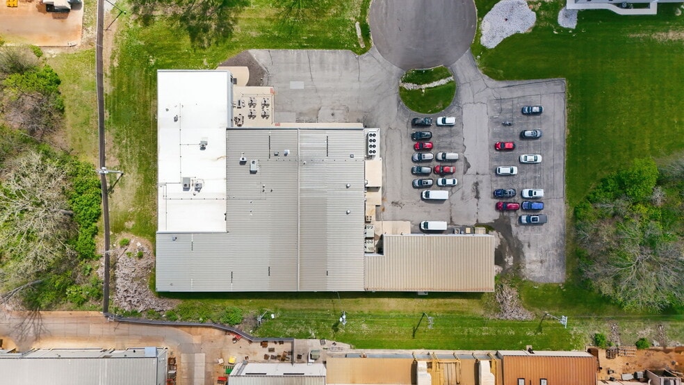 More Photos Of 2623 Camino Ct, Fort Wayne Light Manufacturing For Sale