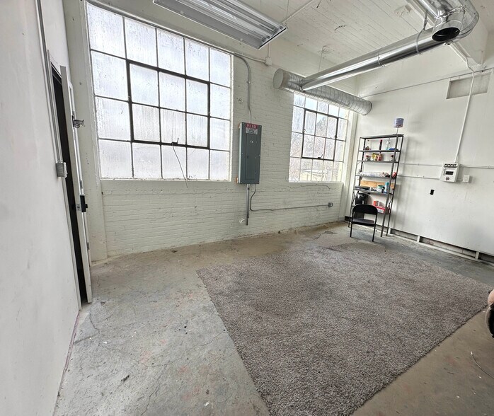 More Photos Of 2600-2604 W Fond Du Lac Ave, Milwaukee Manufacturing For Sale