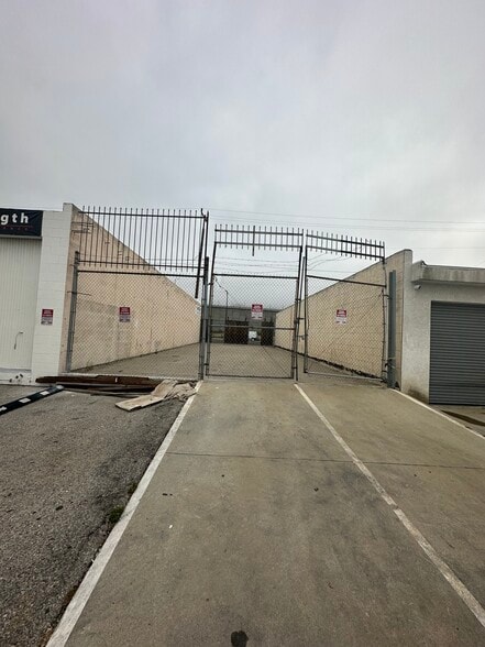 Primary Photo Of 2311 N San Fernando Blvd, Burbank Land For Lease