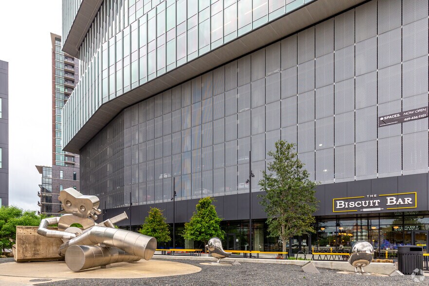 More Photos Of 2550 Pacific Ave, Dallas Coworking Space