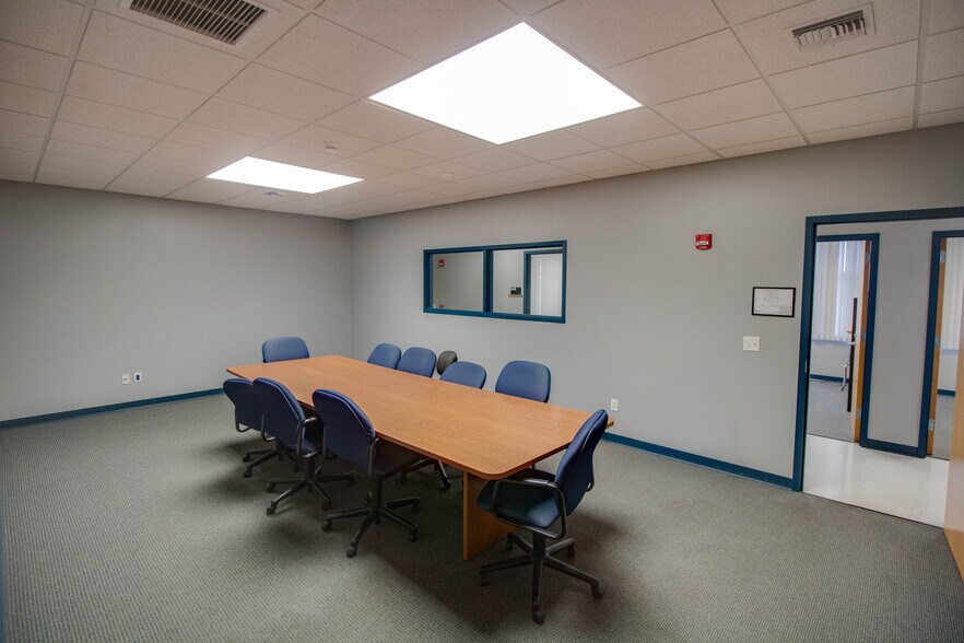 More Photos Of 18400 Shipman Rd, Carlinville Schools For Sale