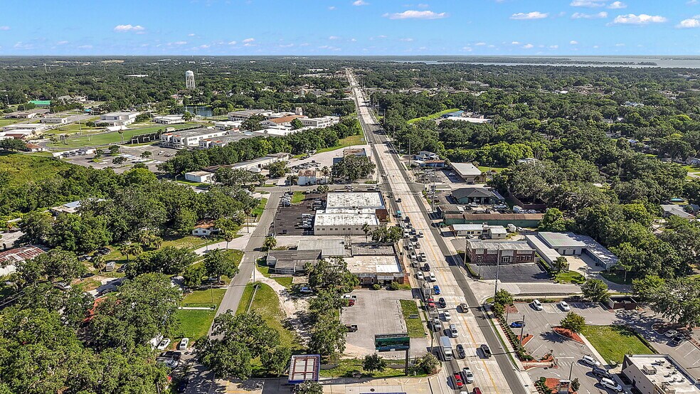 More Photos Of 727 S 14th St, Leesburg Office For Sale