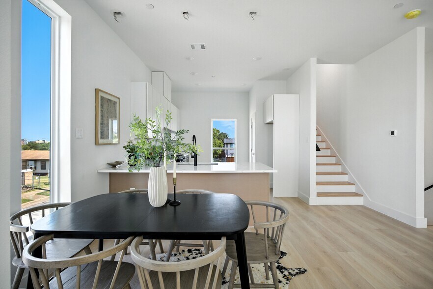 More Photos Of 312 N Lancaster Ave, Dallas Apartments For Sale