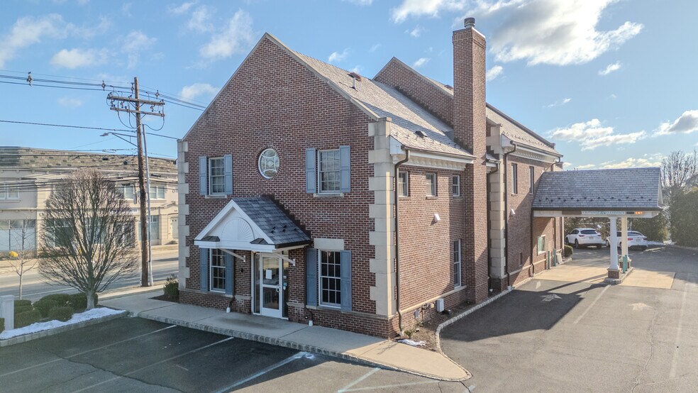 More Photos Of 269 Main St, Madison Bank For Lease