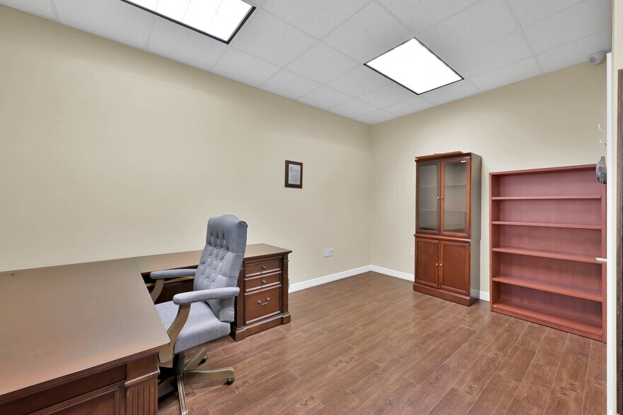 More Photos Of 8505 Technology Forest Pl, The Woodlands Office For Lease
